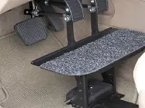 Rehausseur des pédales avec plancher