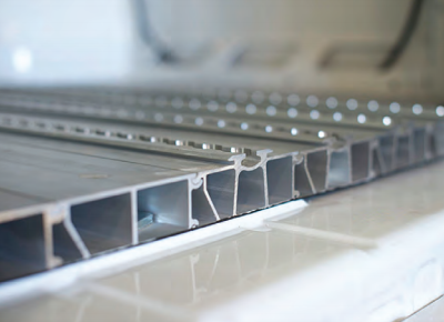 Ancrage plancher rails