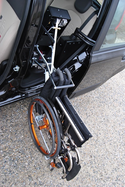 Bras robot chargeur de fauteuil roulant RCC 205 pour fauteuils roulant  manuels et pliables sur Marseille - Handi Mobil